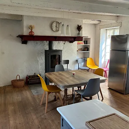 Maison De Dans Le Lot بيت للعطل